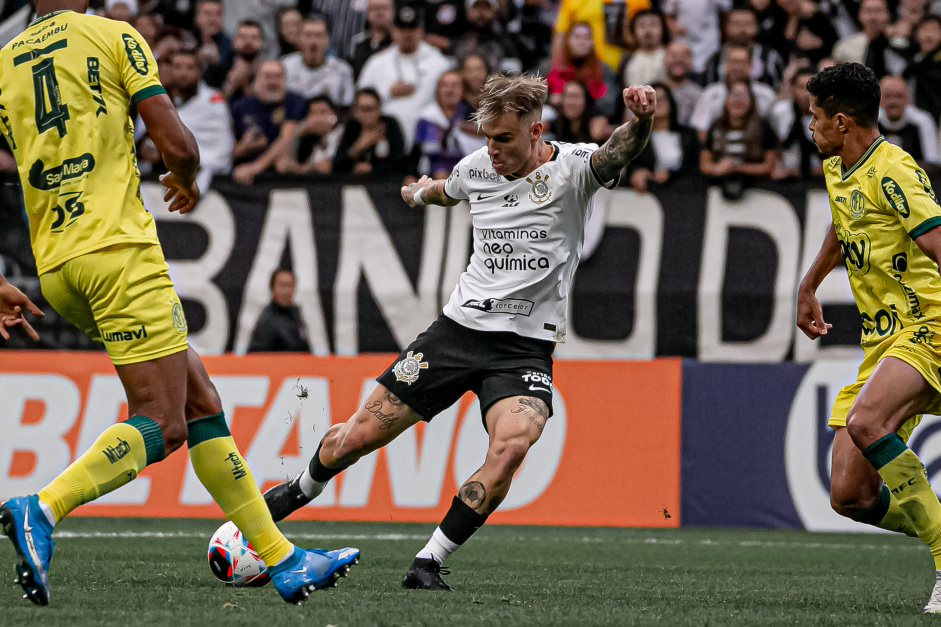 Róger Guedes em ação na vitória do Corinthians sobre o Mirassol