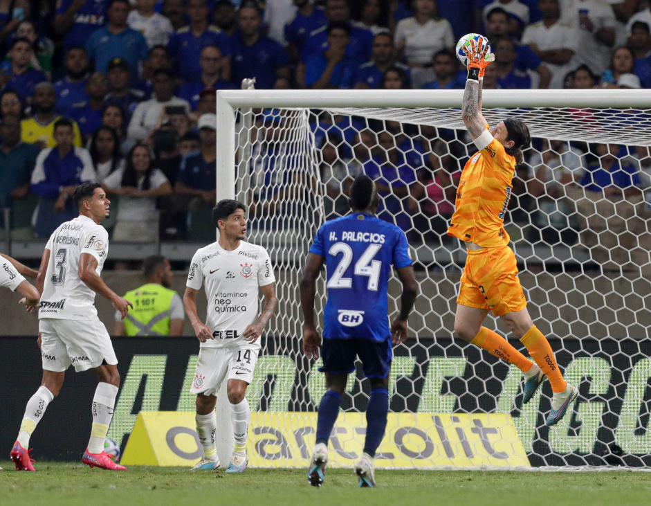 Lucas Veríssimo Caetano E Cássio Durante Jogo Do Corinthians Contra O Cruzeiro 9343