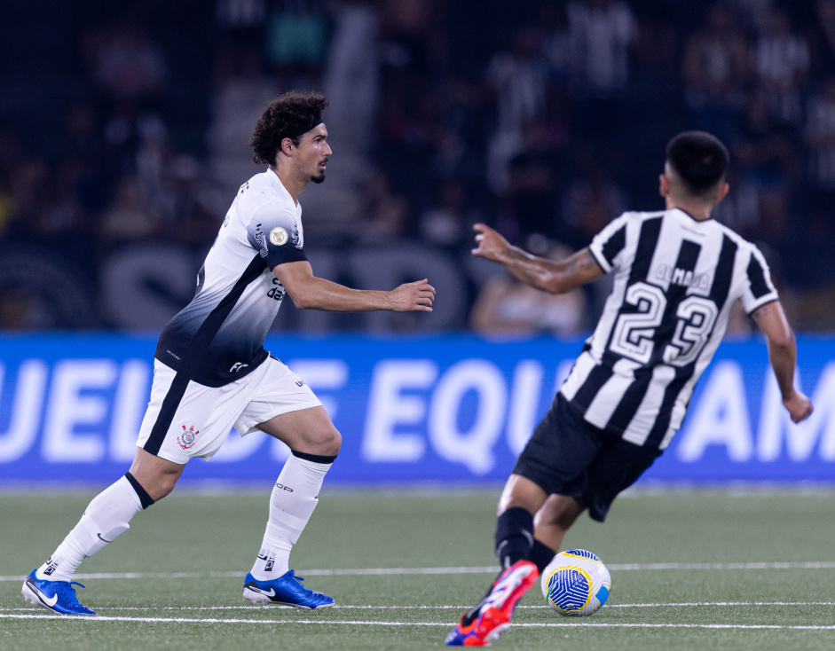 Andr� Ramalho em a��o contra o Botafogo pelo Brasileir�o