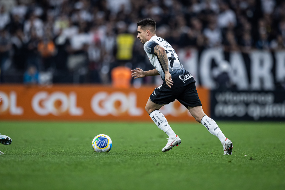 Igor Coronado em a��o durante jogo do Corinthians contra o Bahia