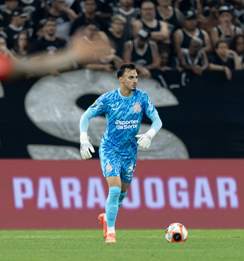 Matheus Donelli durante jogo do Corinthians no Estadual