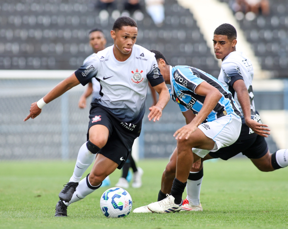 Dieguinho em ao contra o Grmio pelo Brasileiro Sub-20