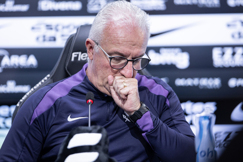 Corinthians oficializa Dorival J�nior como novo treinador da equipe profissional