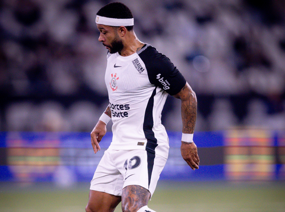 BOMBA NO TIMÃO! Stabile fala sobre o futuro de Memphis Depay no elenco