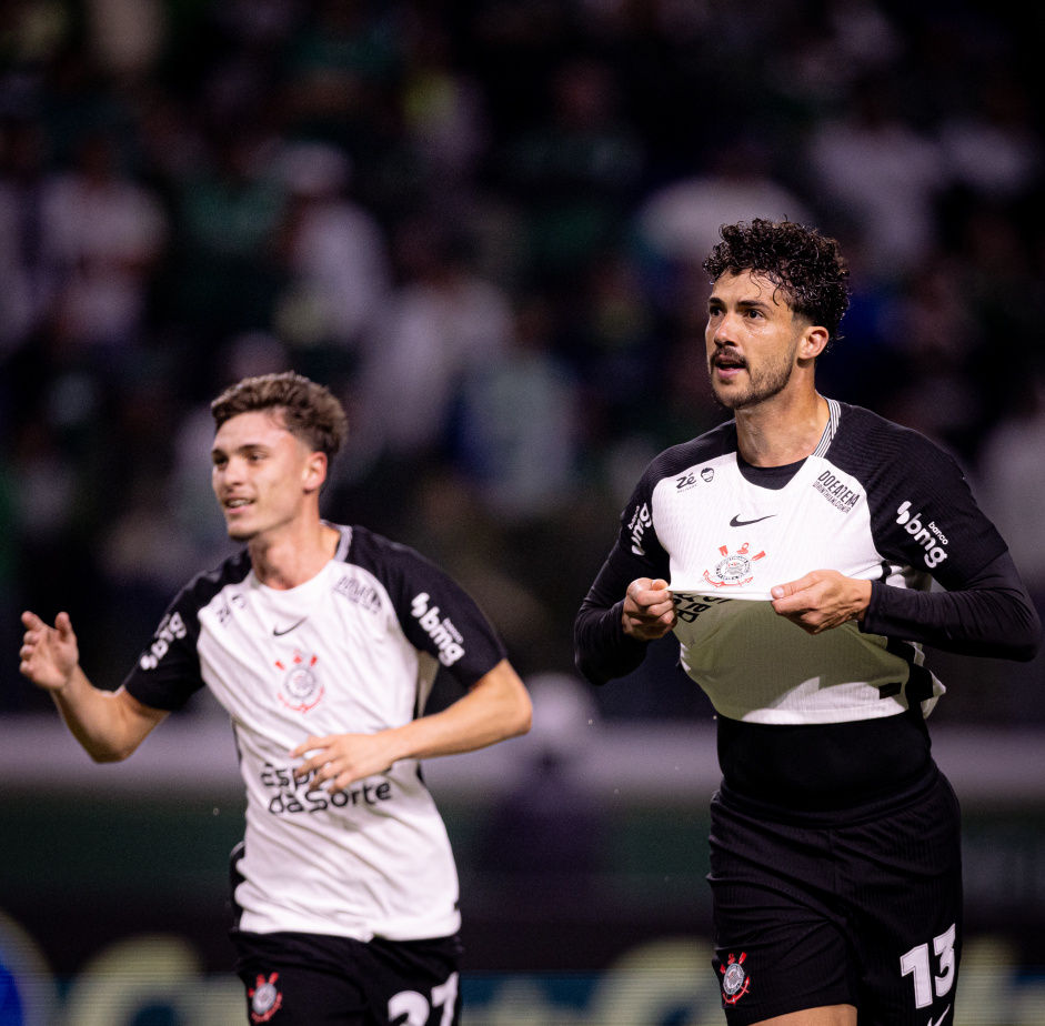 Gustavo Henrique marcou o segundo gol do Corinthians na vit�ria por 2 a 0 sobre o Palmeiras
