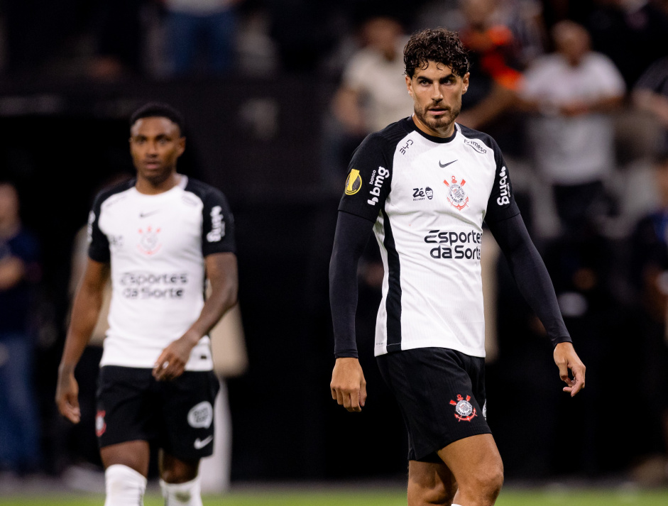 Vitinho e Pedro Raul em a��o no D�rbi